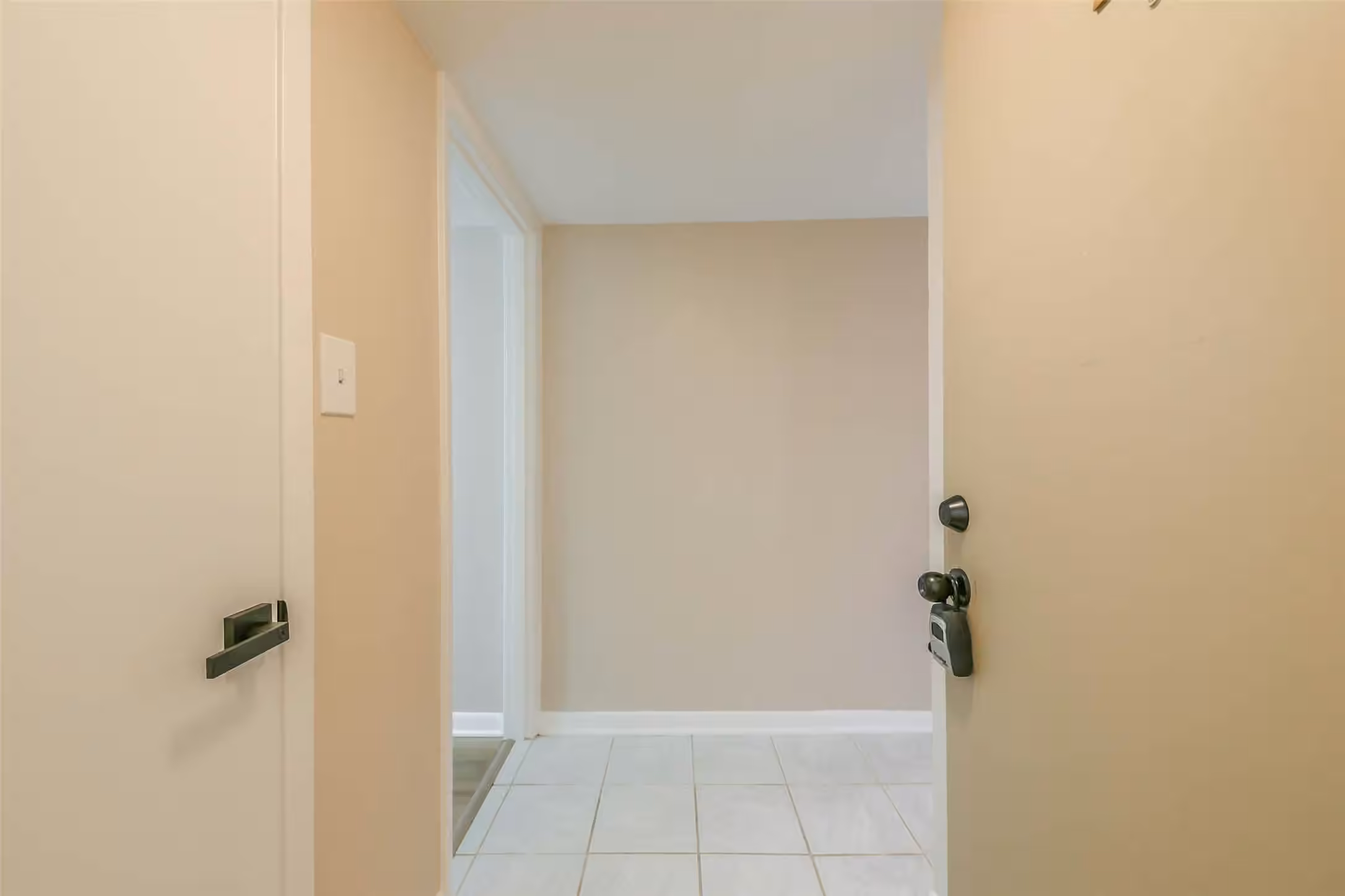 Photo 4 of 2824 Briarhurst Drive 24, Houston, TX