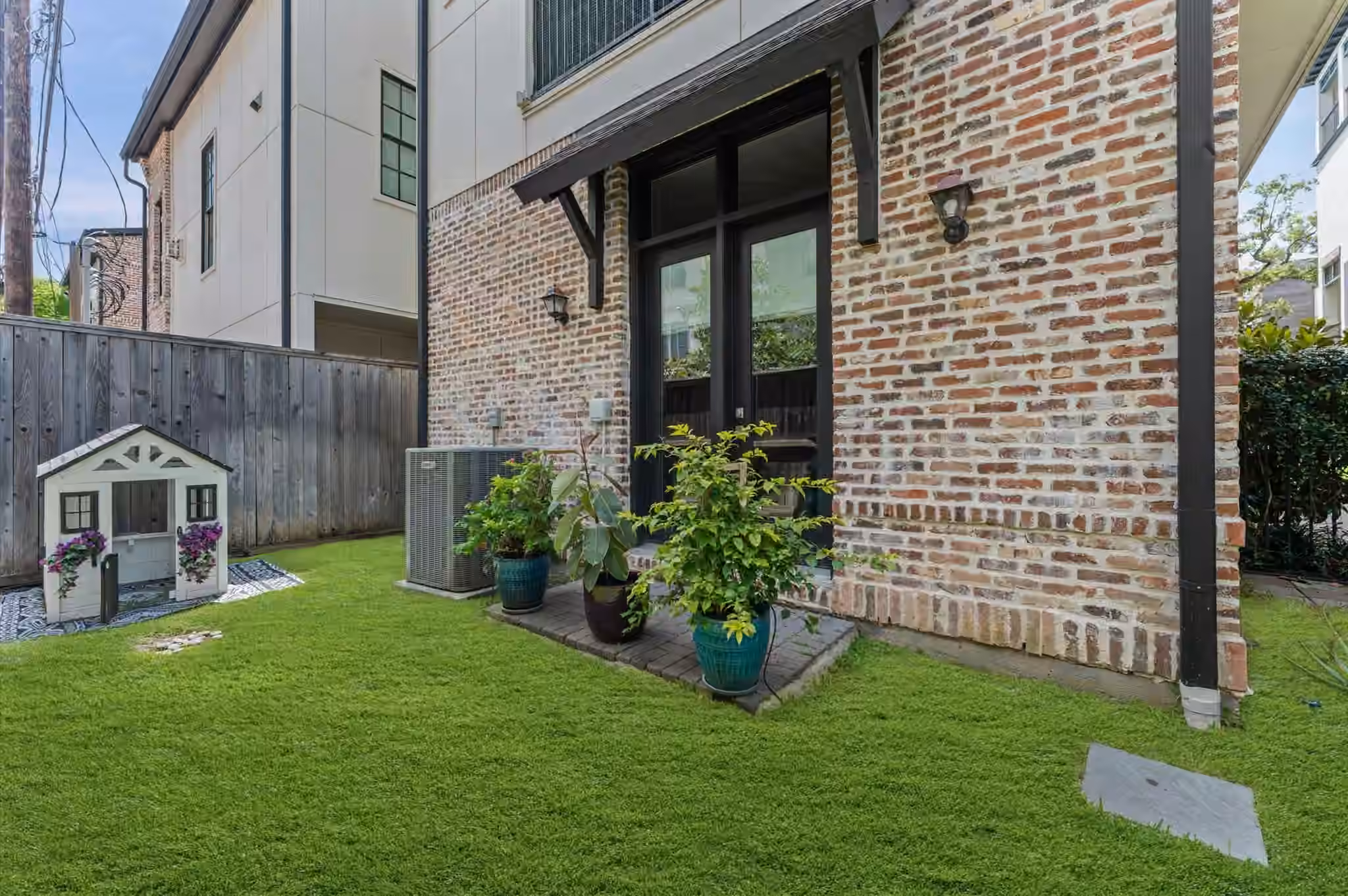 Photo 5 of 1308 Castle Court A, Houston, TX
