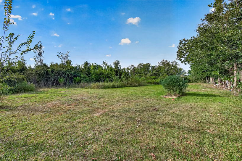 Photo 6 of 4739 Fm 1096 Road, Boling, TX