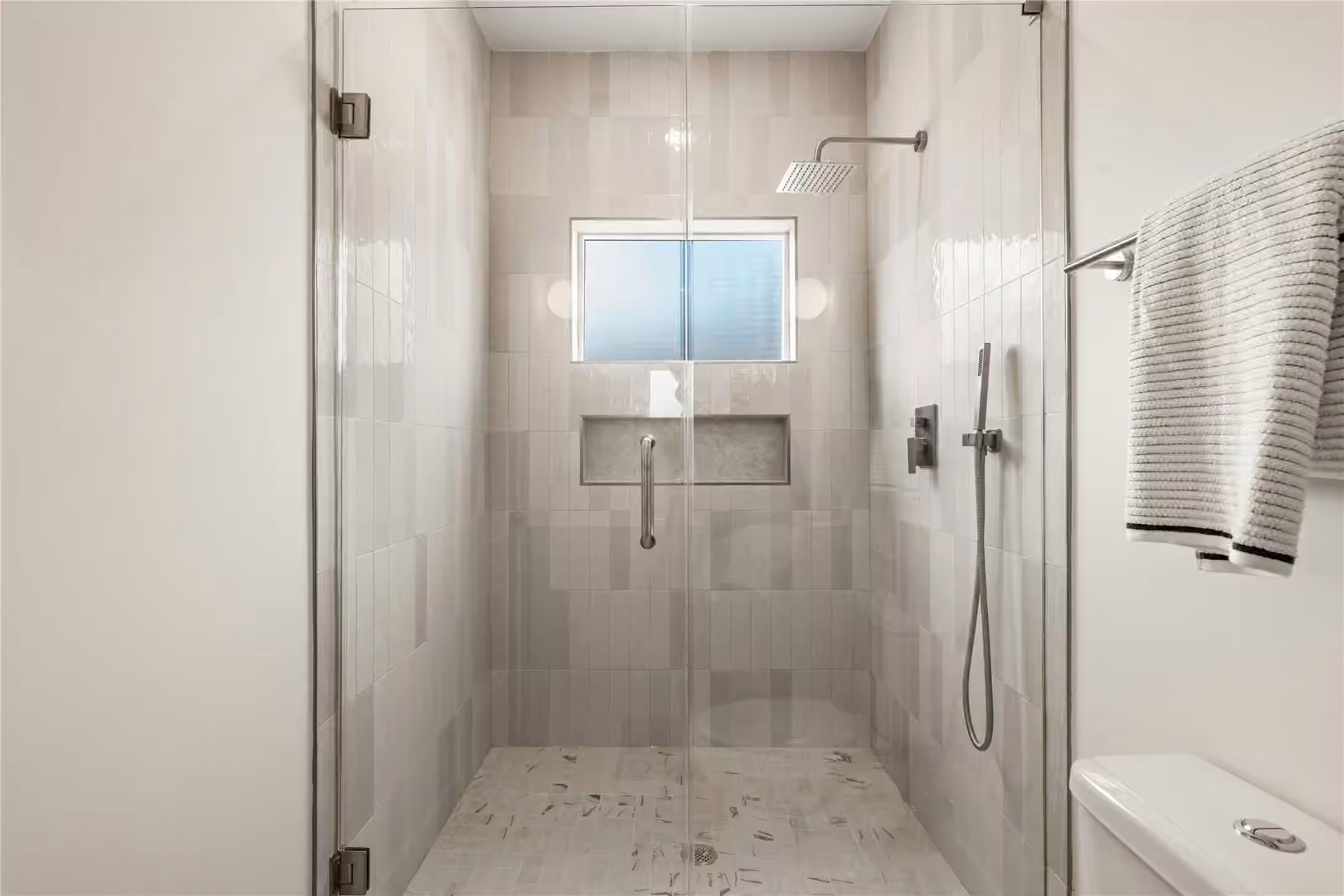Photo 7 of 606 Skyland Terrace Way, Houston, TX