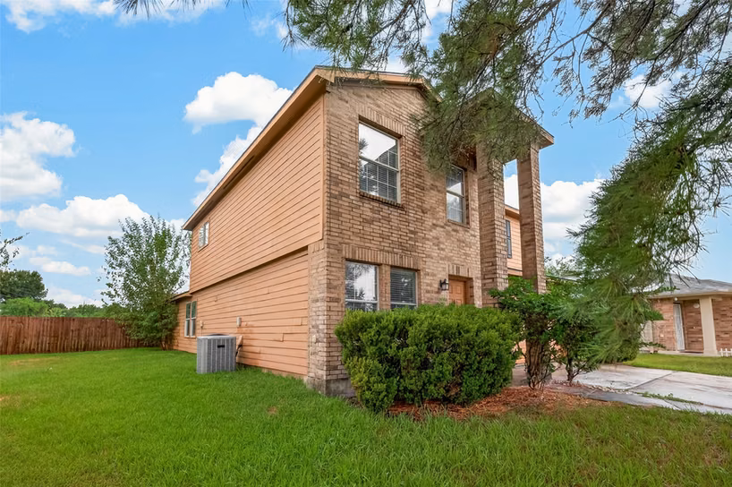 Photo 3 of 16807 Mission Ridge Lane, Houston, TX