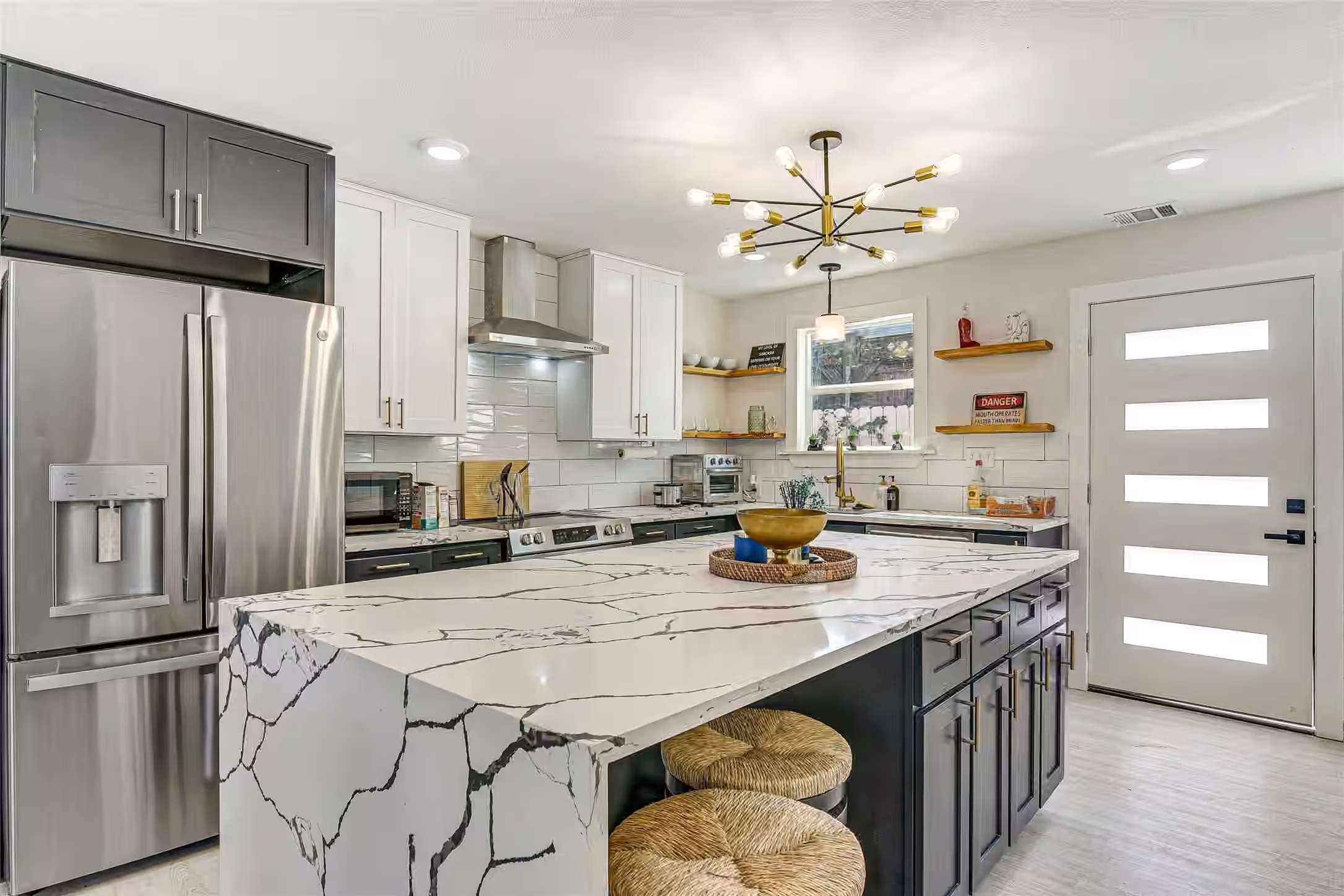 Photo 3 of 5827 Avenue R, Galveston, TX