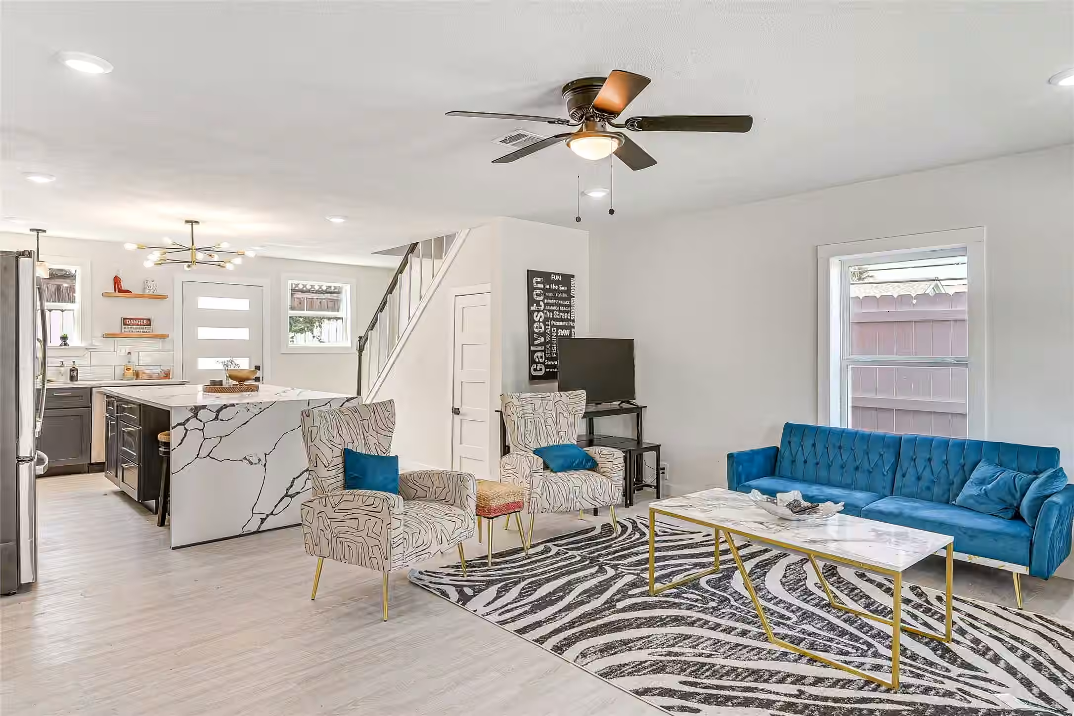 Photo 4 of 5827 Avenue R, Galveston, TX
