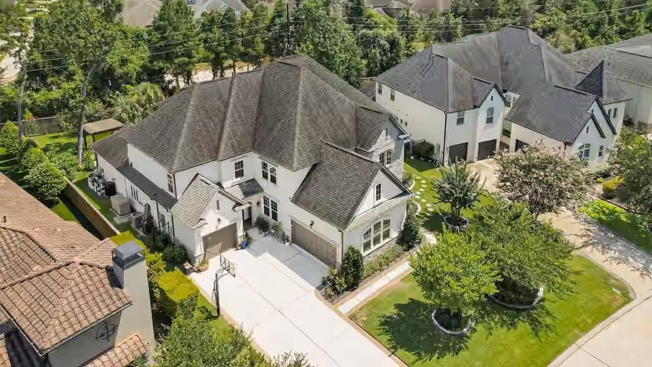 Photo 4 of 119 S Curly Willow Circle, The Woodlands, TX