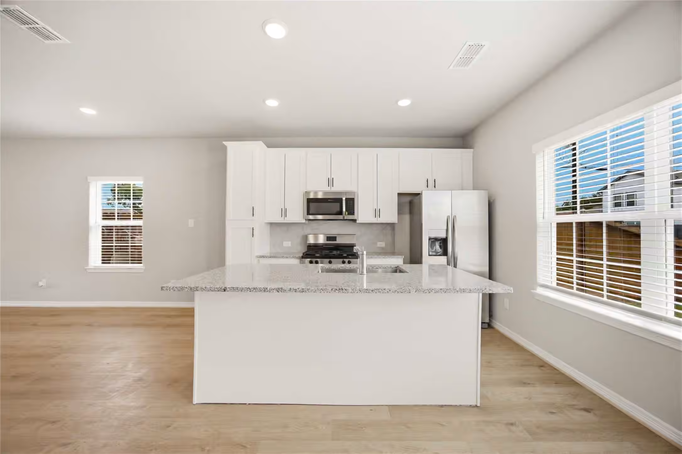 Photo 6 of 6403 Paris Street, Houston, TX