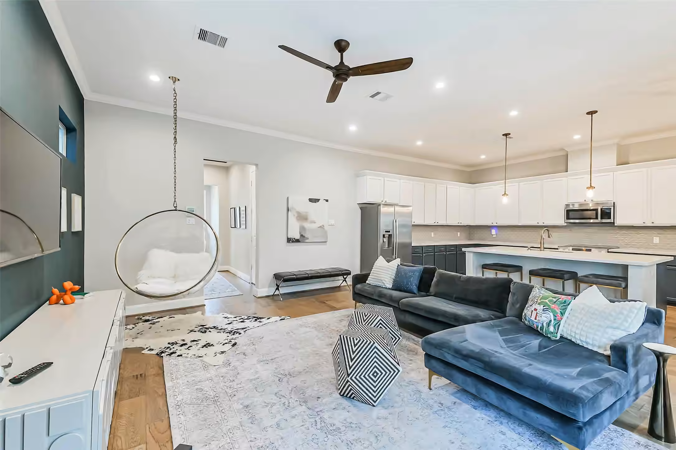 Photo 6 of 8816 Hollywood Garden Lane, Houston, TX