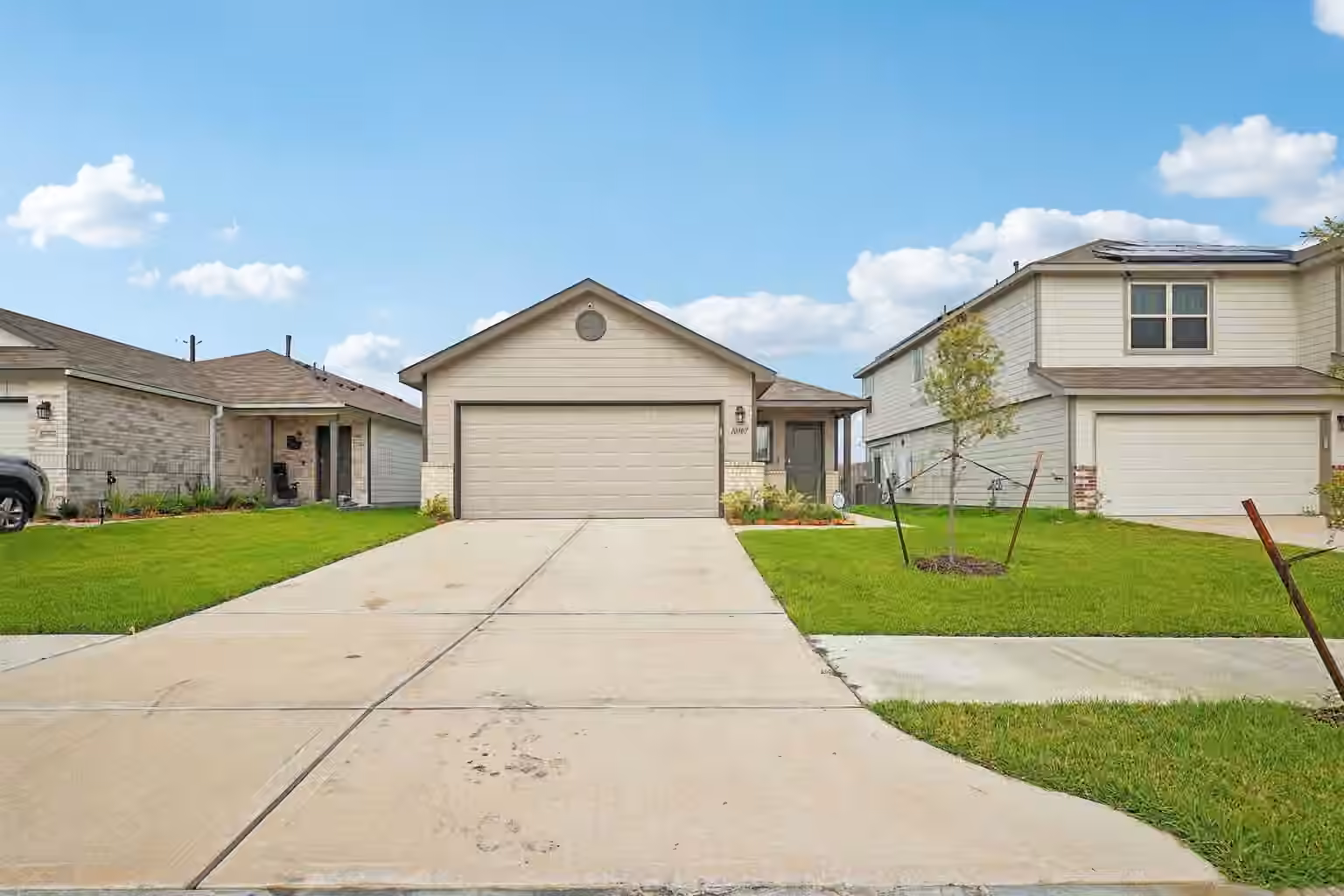 Photo of 10707 Bird Of Paradise Lane, Houston, TX 77016