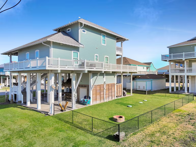 Photo 2 of 2640 Breaker Drive, Crystal Beach, TX