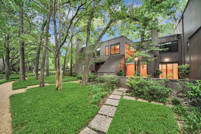 Photo of 153 Litchfield Lane, Houston, TX 77024