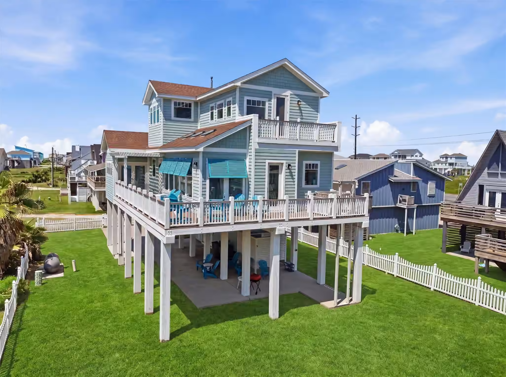 Photo of 21233 Gulf Drive, Galveston, TX 77554