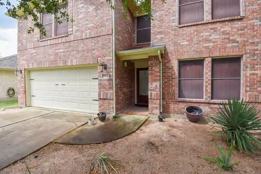 Photo 7 of 17302 Pecan Acres Drive, Sugar Land, TX