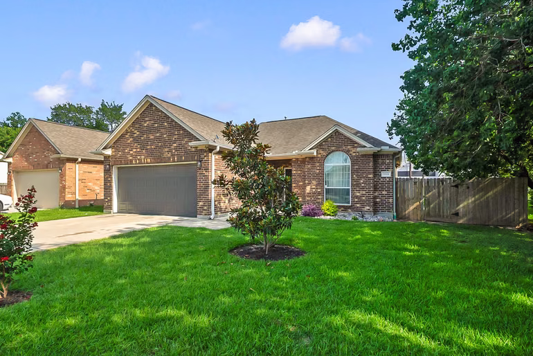Photo 3 of 1524 Longley Street, South Houston, TX