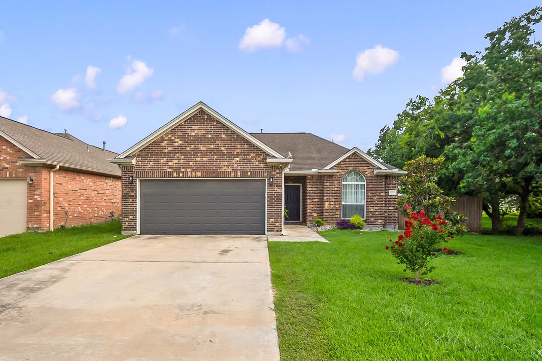Photo 4 of 1524 Longley Street, South Houston, TX