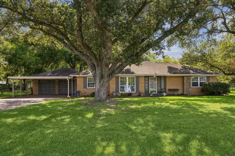 Photo of 12511 Britt Road, Pearland, TX
