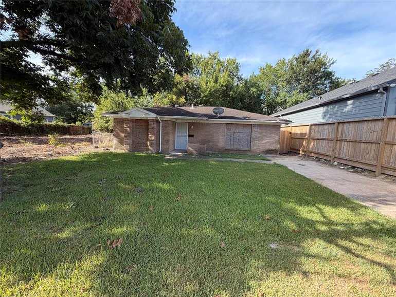 Photo of 3704 Seabrook Street, Houston, TX