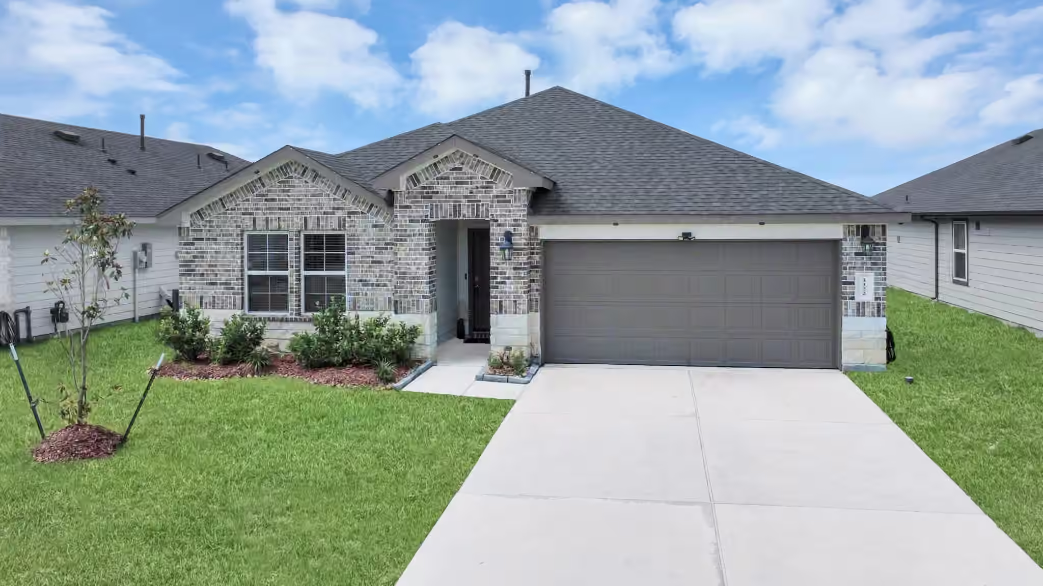 Photo 2 of 1122 Desert Willow Drive, Rosharon, TX
