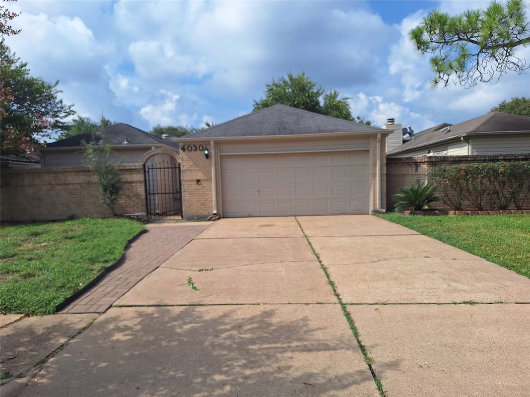 Photo of 4030 Knoll Glen Drive, Houston, TX