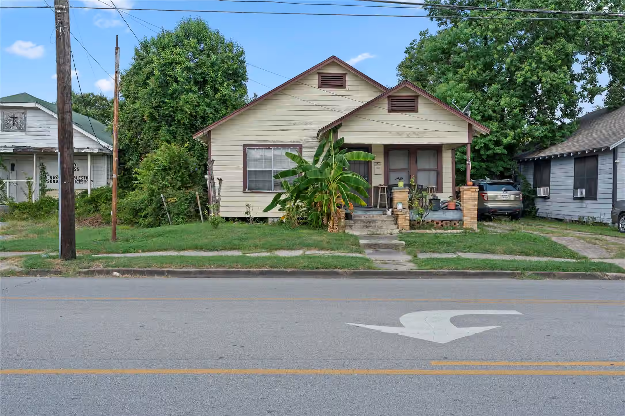 Photo 2 of 2825 Jensen Drive, Houston, TX
