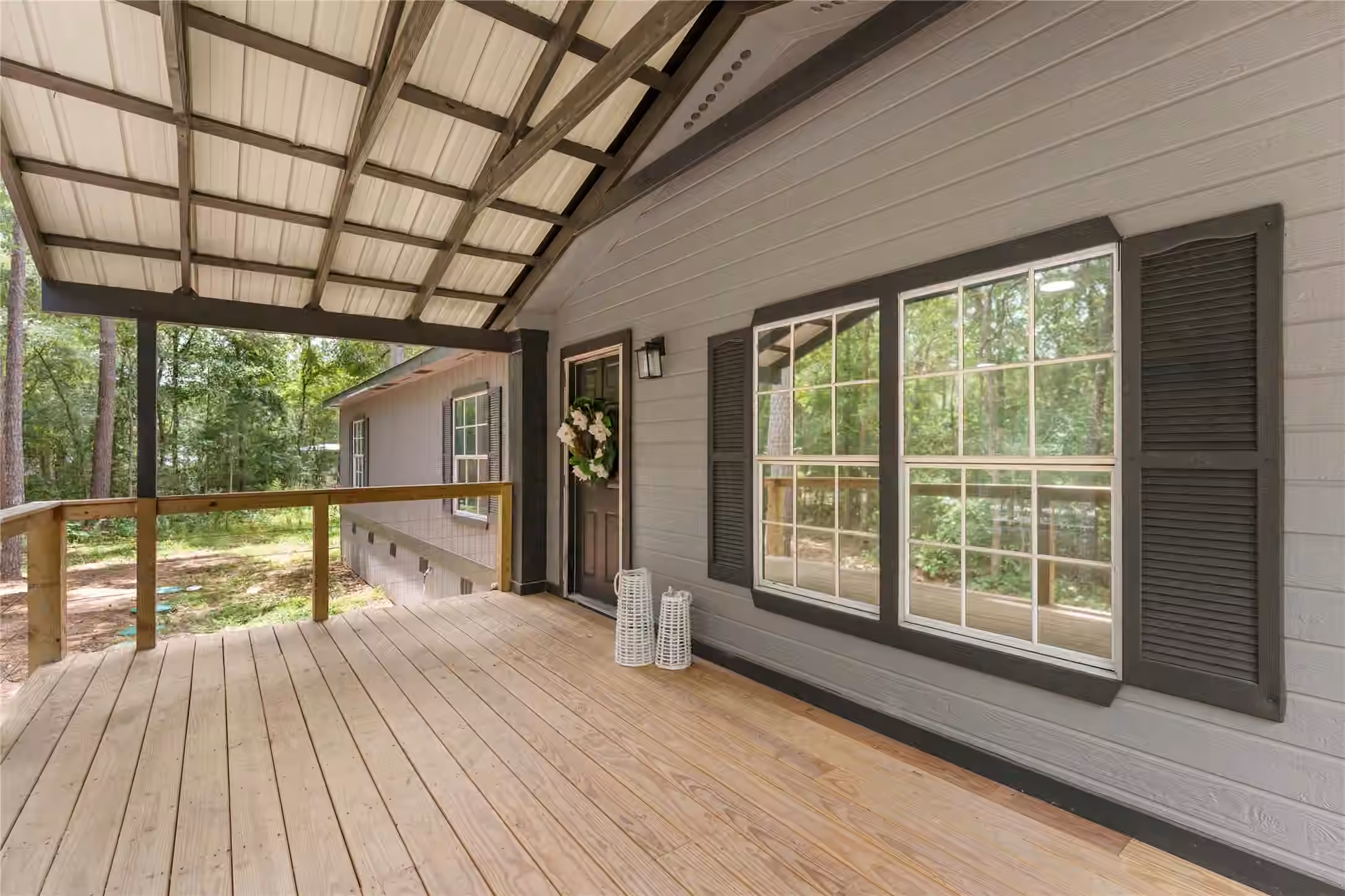 Photo 2 of 12228 Thornwood Drive, Plantersville, TX