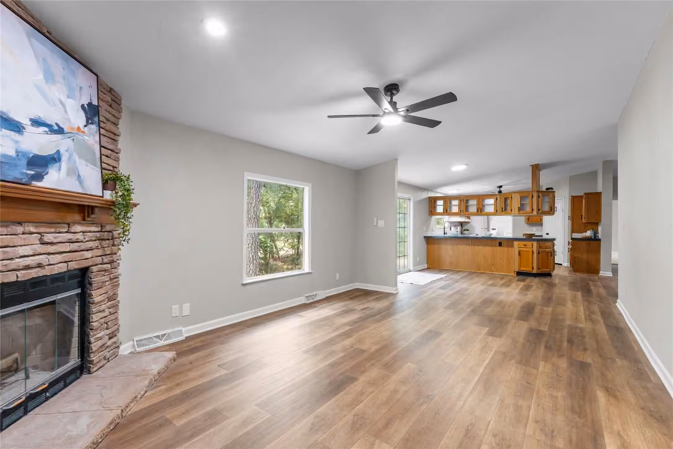 Photo 6 of 12228 Thornwood Drive, Plantersville, TX