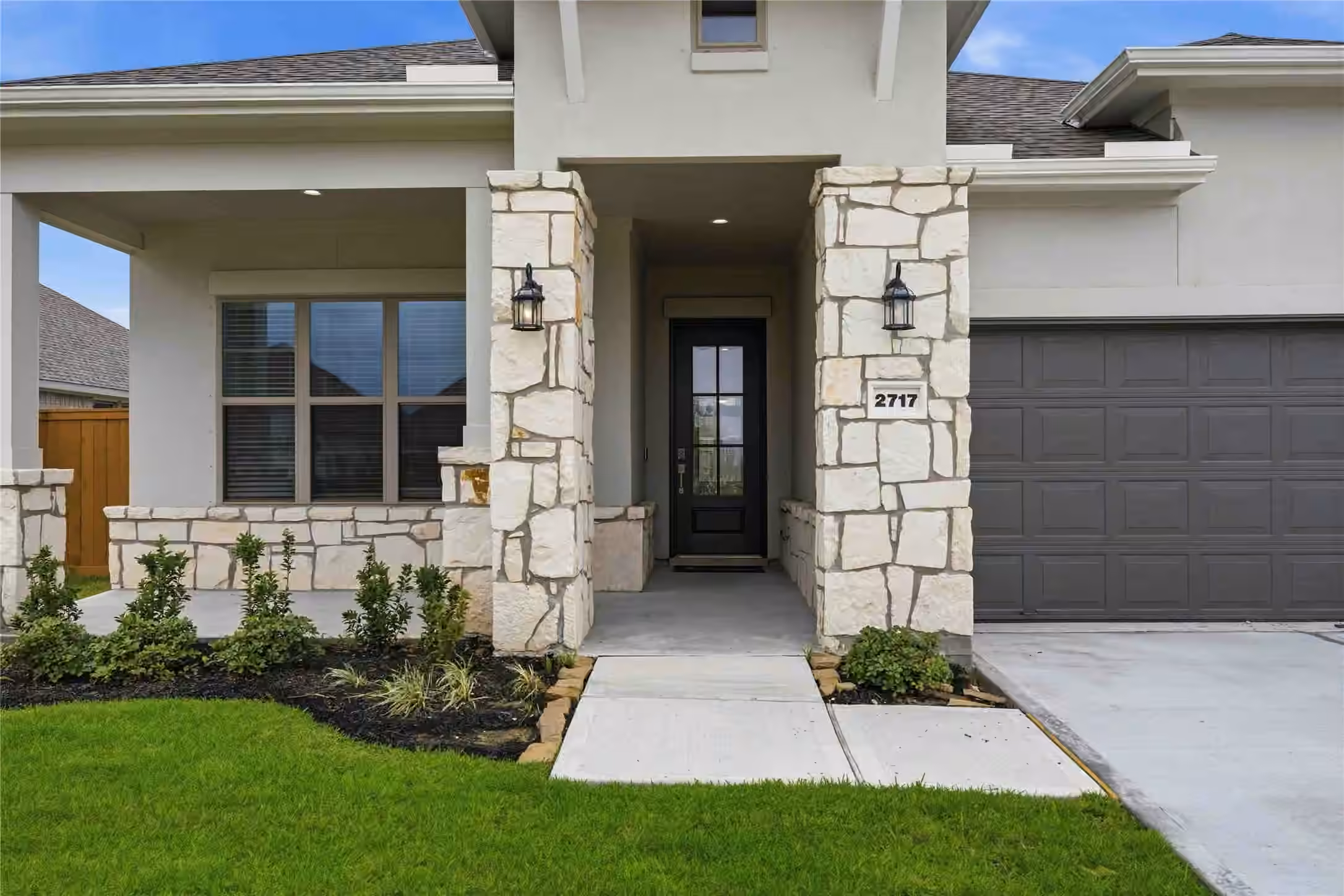 Photo of 2717 Mackinac Bay Drive, La Marque, TX 77568