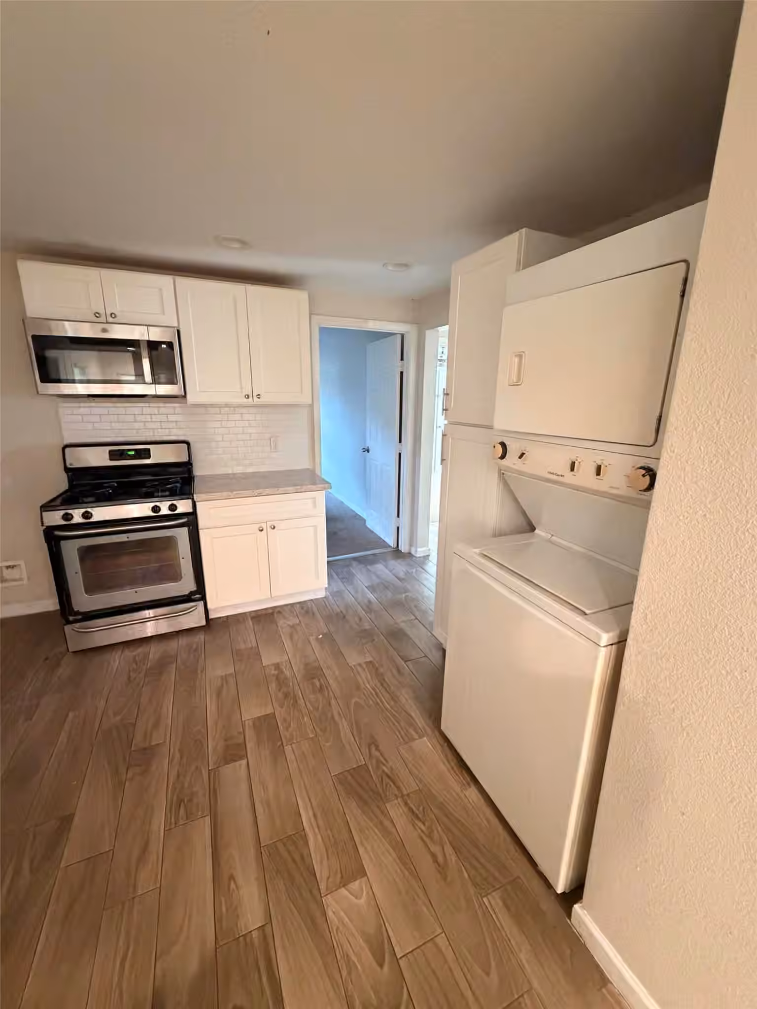 Photo 7 of 511 W Orange Street, Angleton, TX