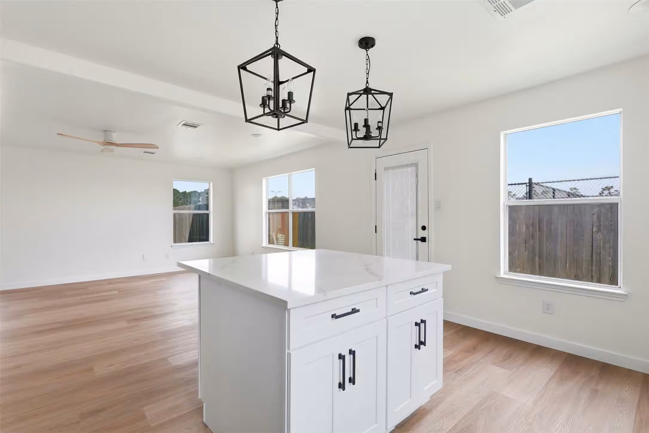 Photo 6 of 915 Redcrest Springs Court, Houston, TX