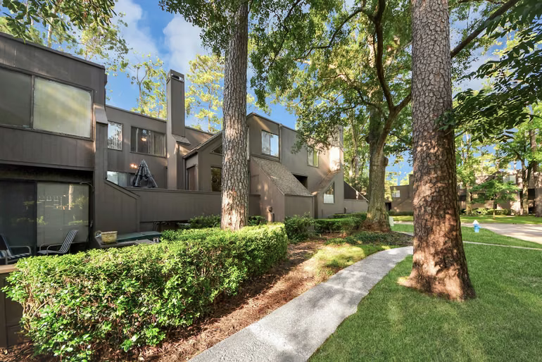 Photo 3 of 330 Litchfield Lane 37, Houston, TX