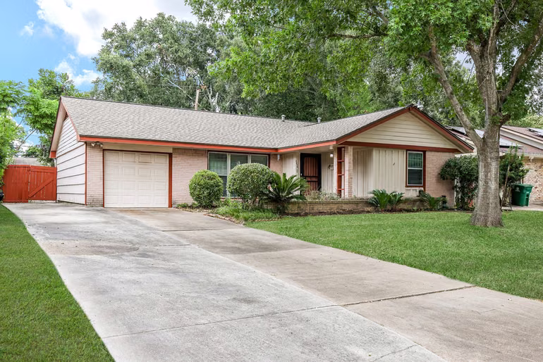 Photo of 6834 Hendon Lane, Houston, TX 77074