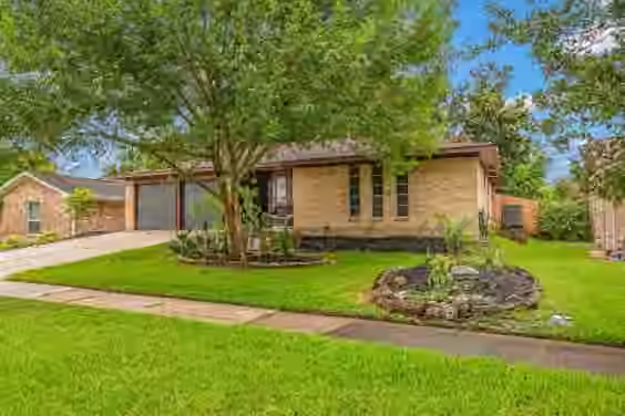 Photo 2 of 1728 Dolphin Drive, Seabrook, TX
