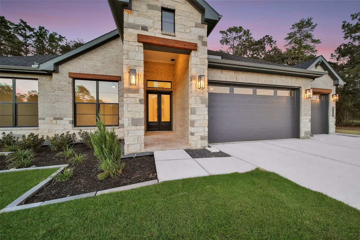 Photo of 352 Louvenia Court, Pinehurst, TX 77362