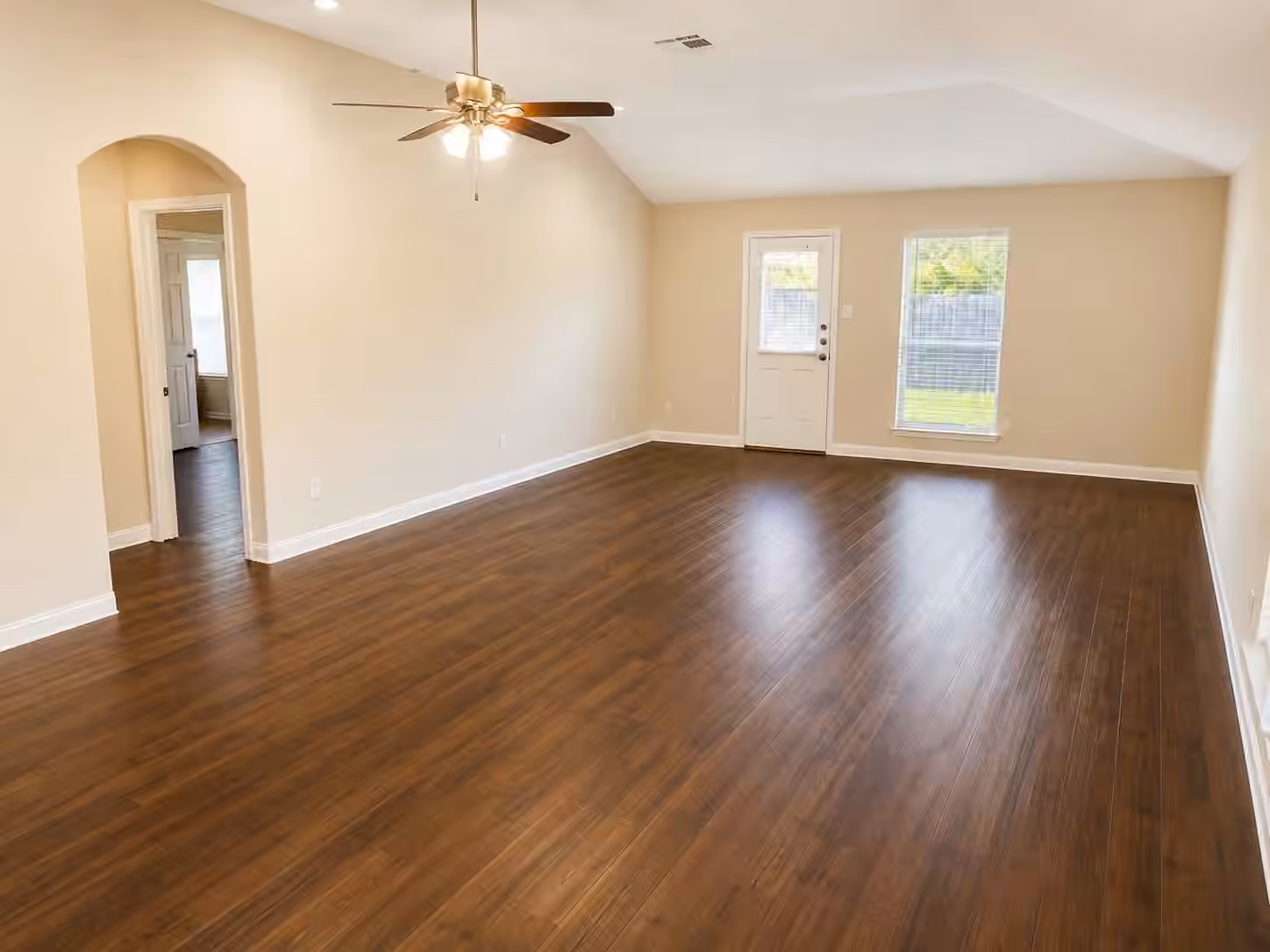Photo 6 of 110 Rodeo Drive, Manvel, TX