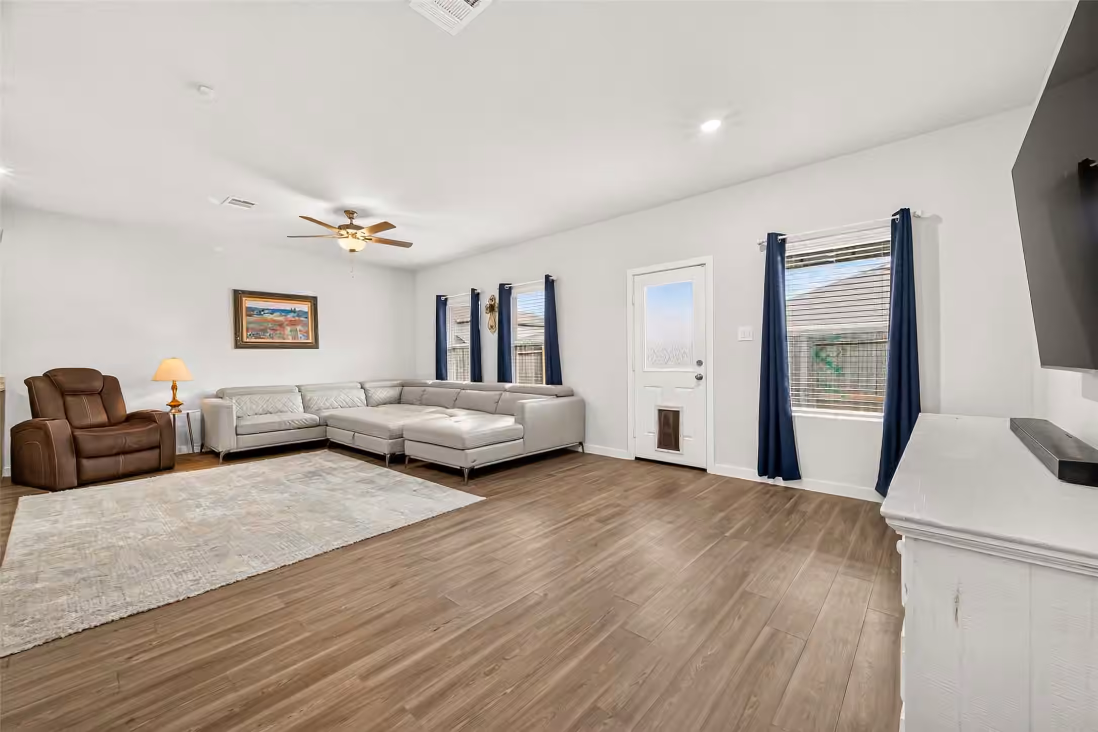 Photo 5 of 11873 Whirlaway Drive, Willis, TX