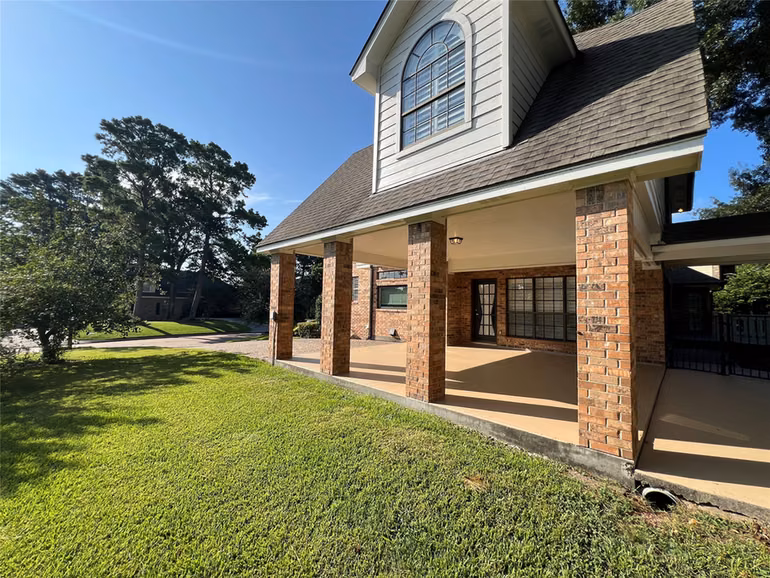 Photo 5 of 240 EDGEWOOD DR, Montgomery, TX