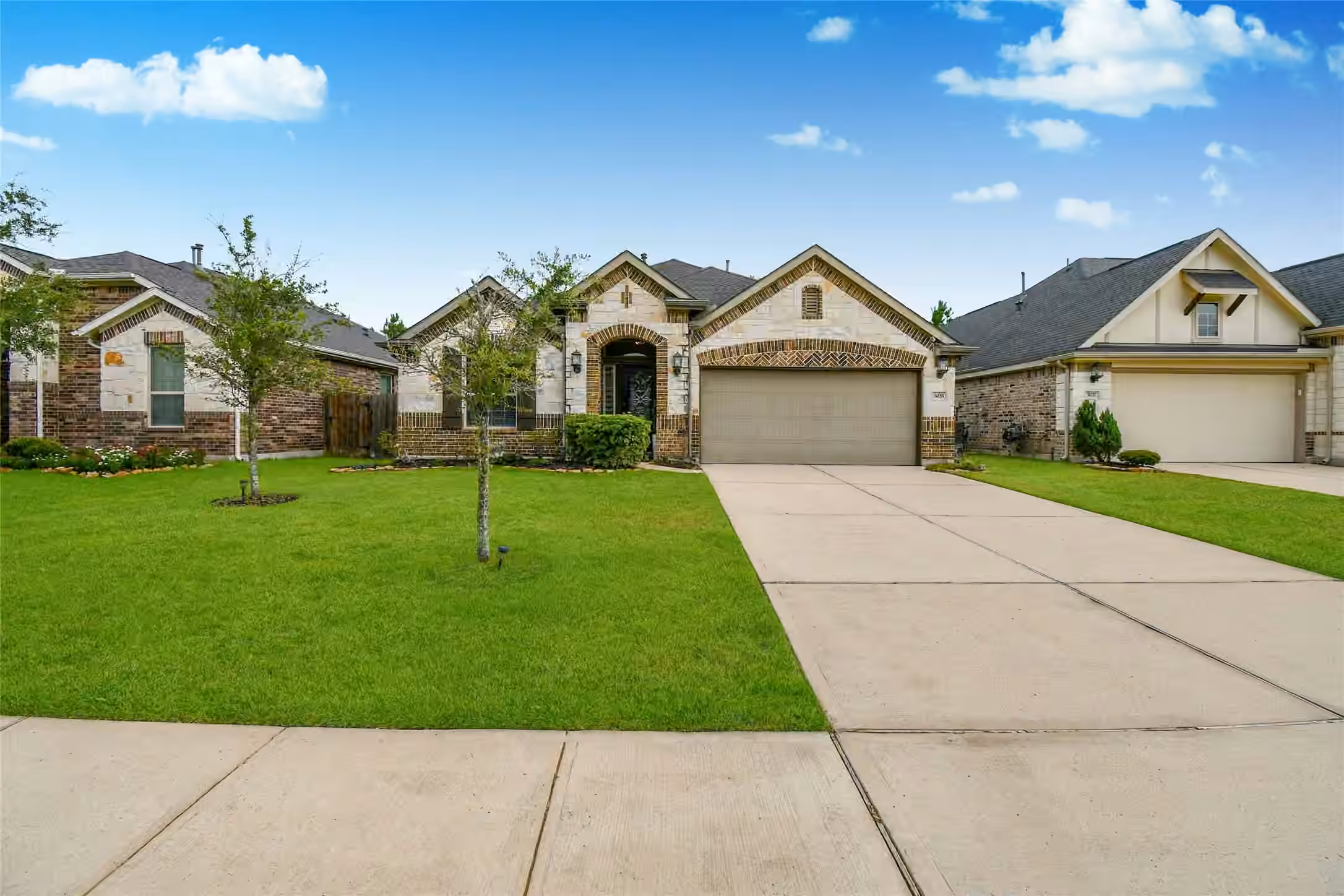 Photo 3 of 3033 Kathryn Oaks Lane, Spring, TX