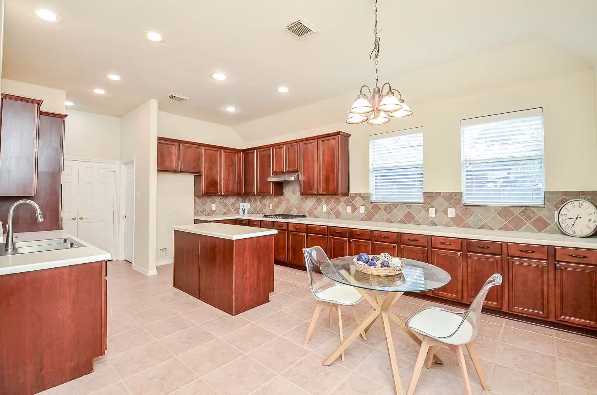 Photo 4 of 14407 Spanish River Lane, Cypress, TX