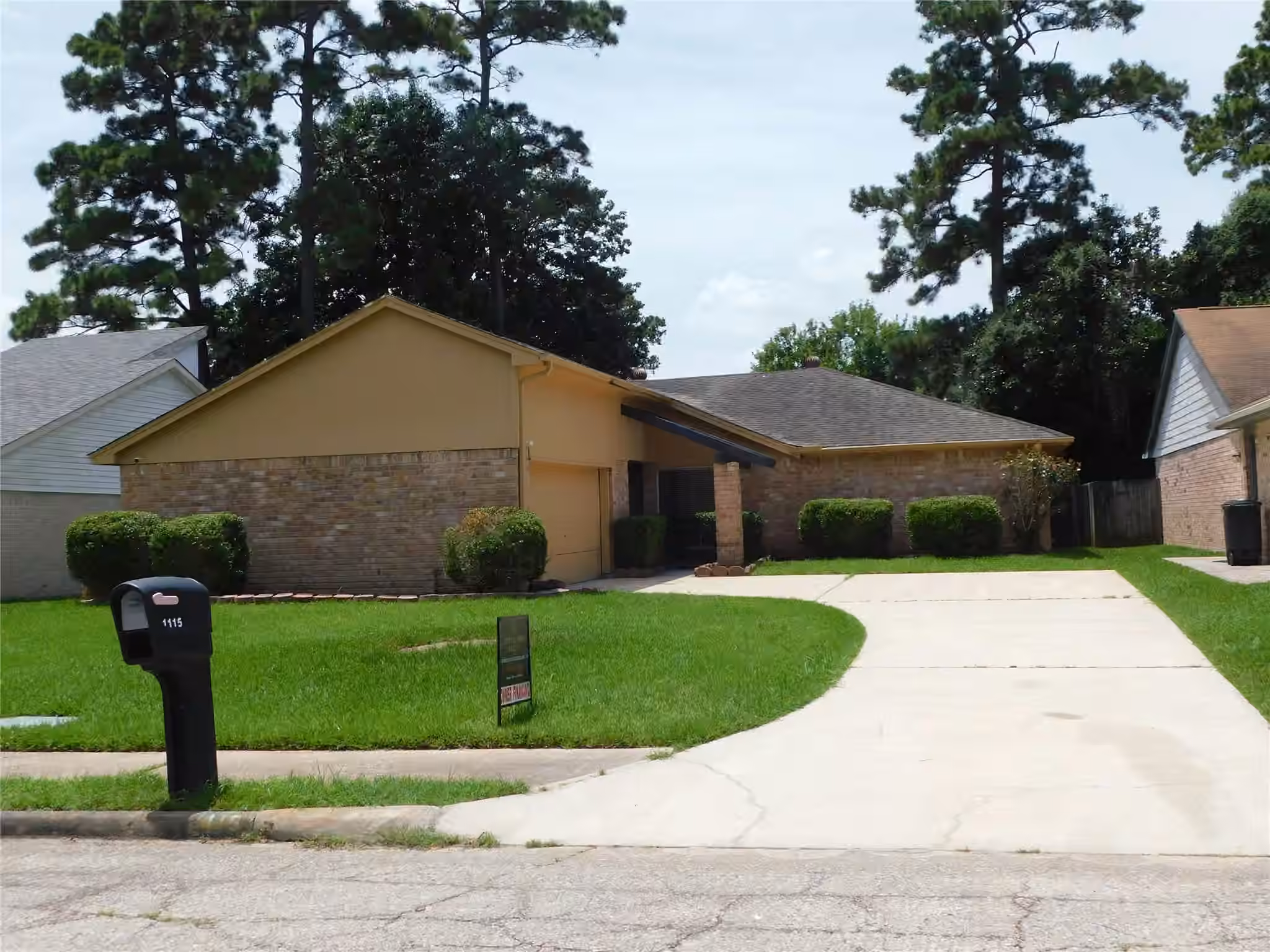 Photo of 1115 Harpings Way, Crosby, TX