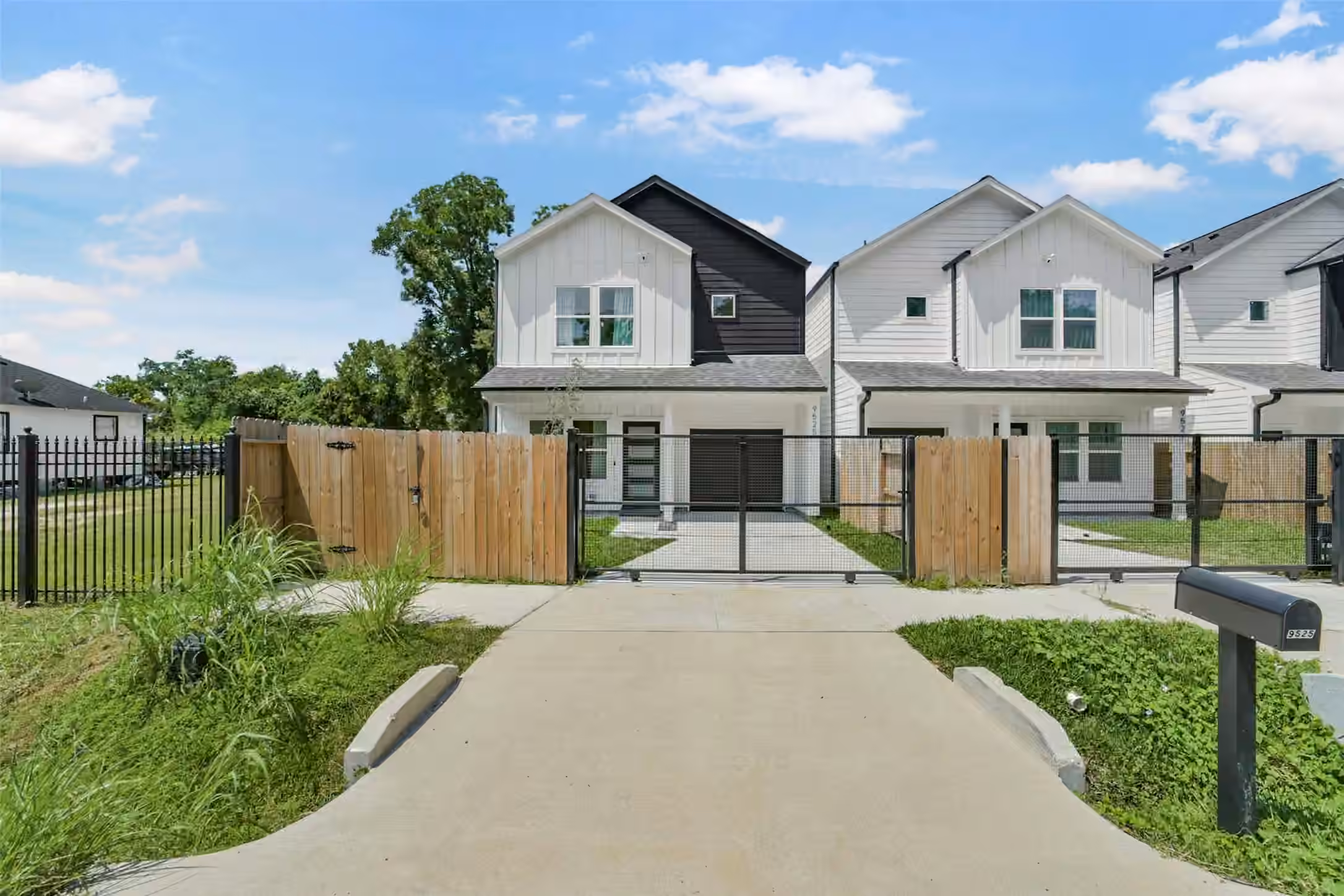 Photo of 9525 Beckley Street, Houston, TX