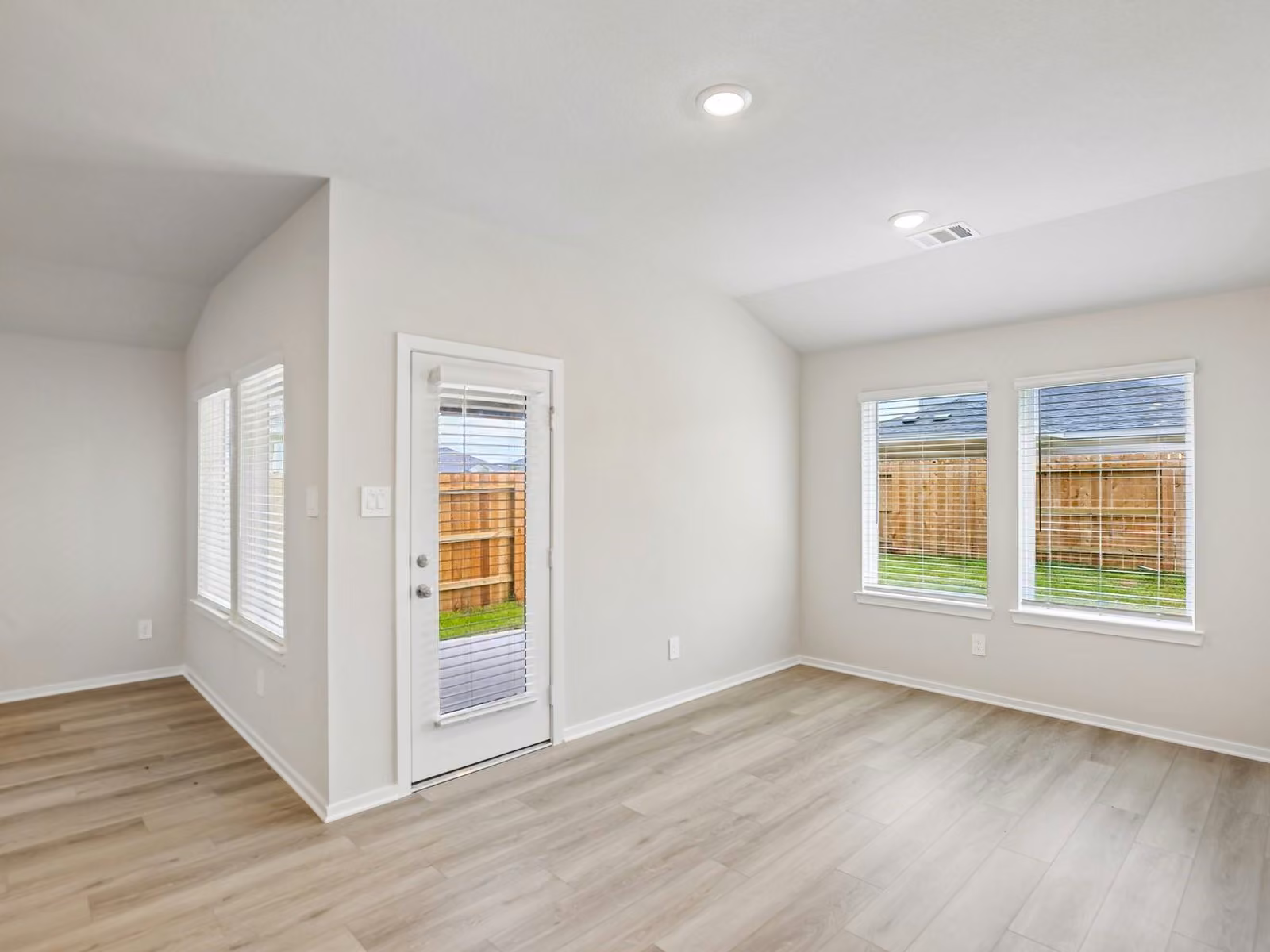 Photo 5 of 17335 Remington Meadows Street, Waller, TX