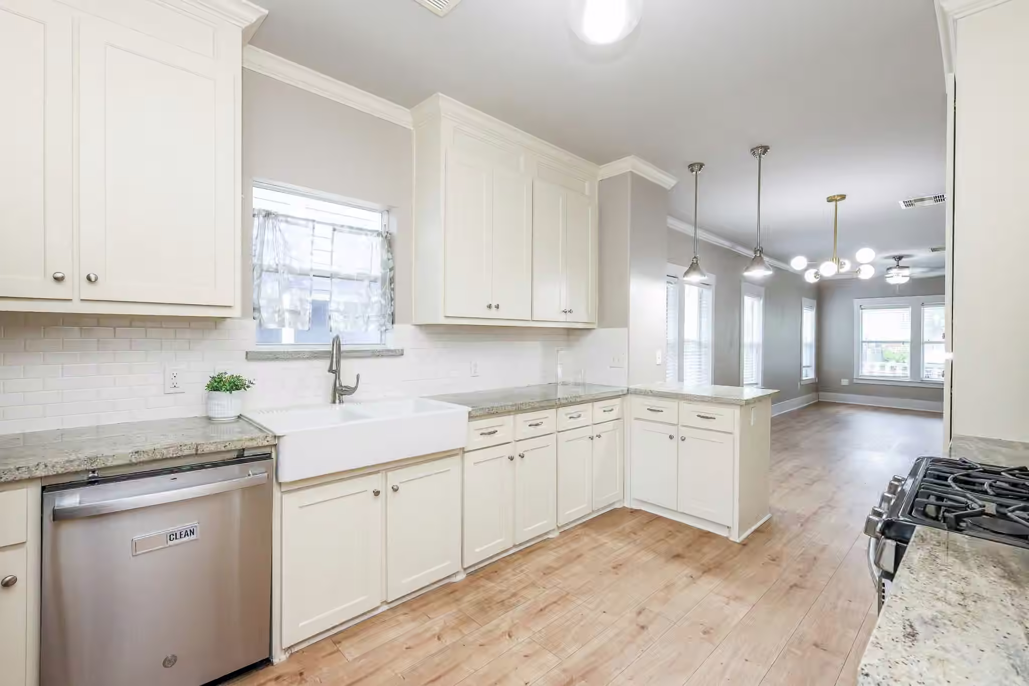 Photo 7 of 1307 Walton Street, Houston, TX