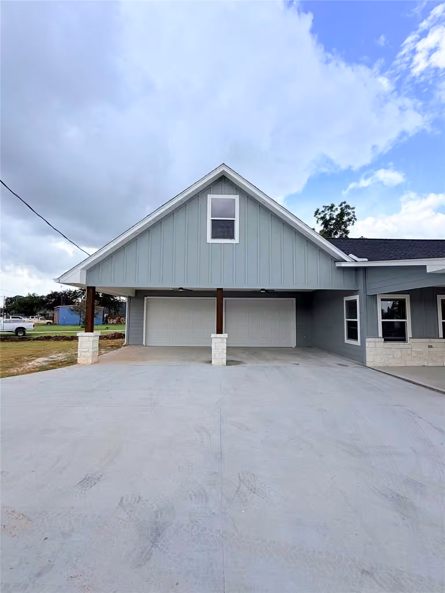Photo 3 of 301 E San Bernard St, Brazoria, TX