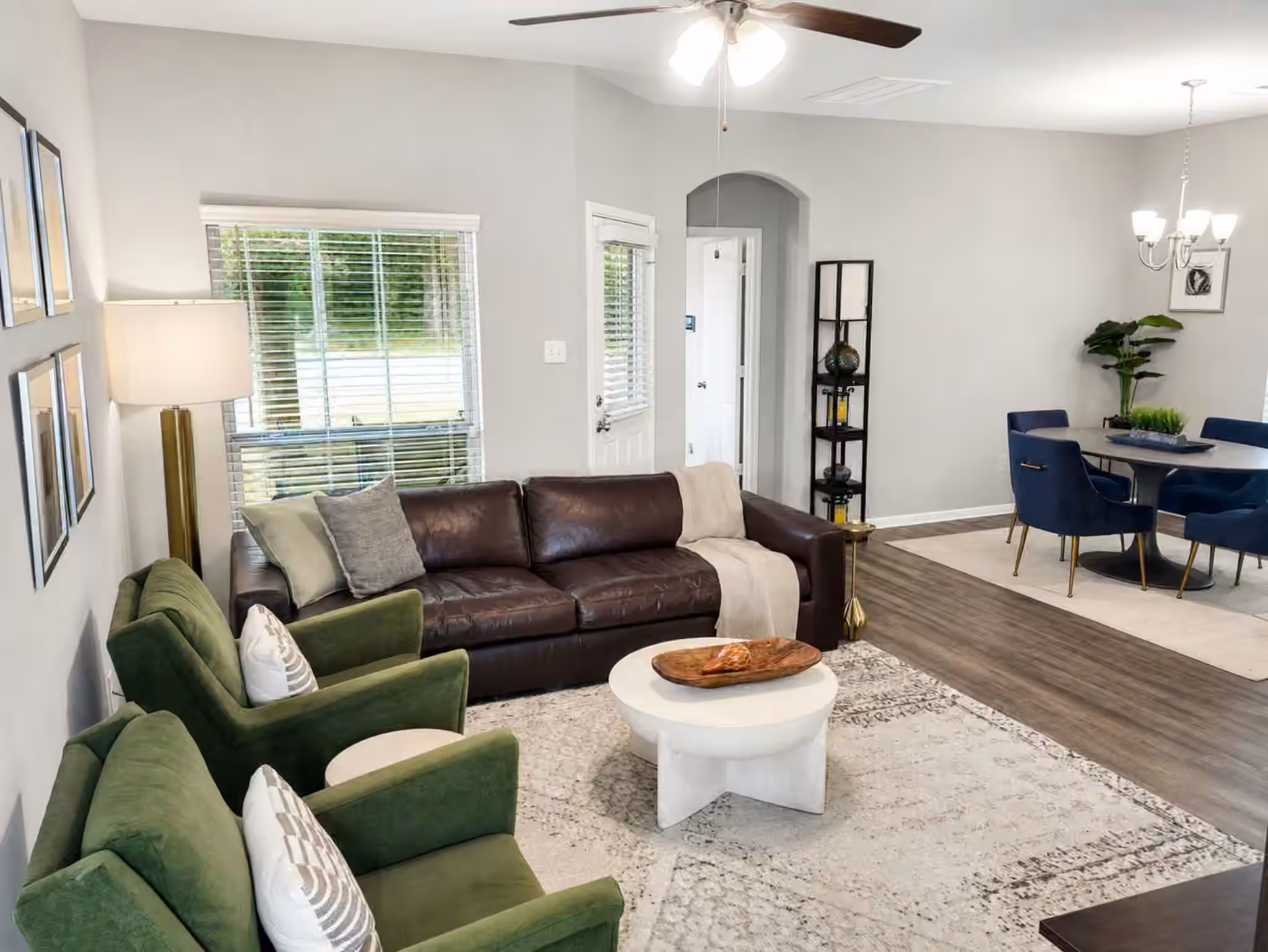 Photo 4 of 13428 Merryville Harrogate Lane, Houston, TX
