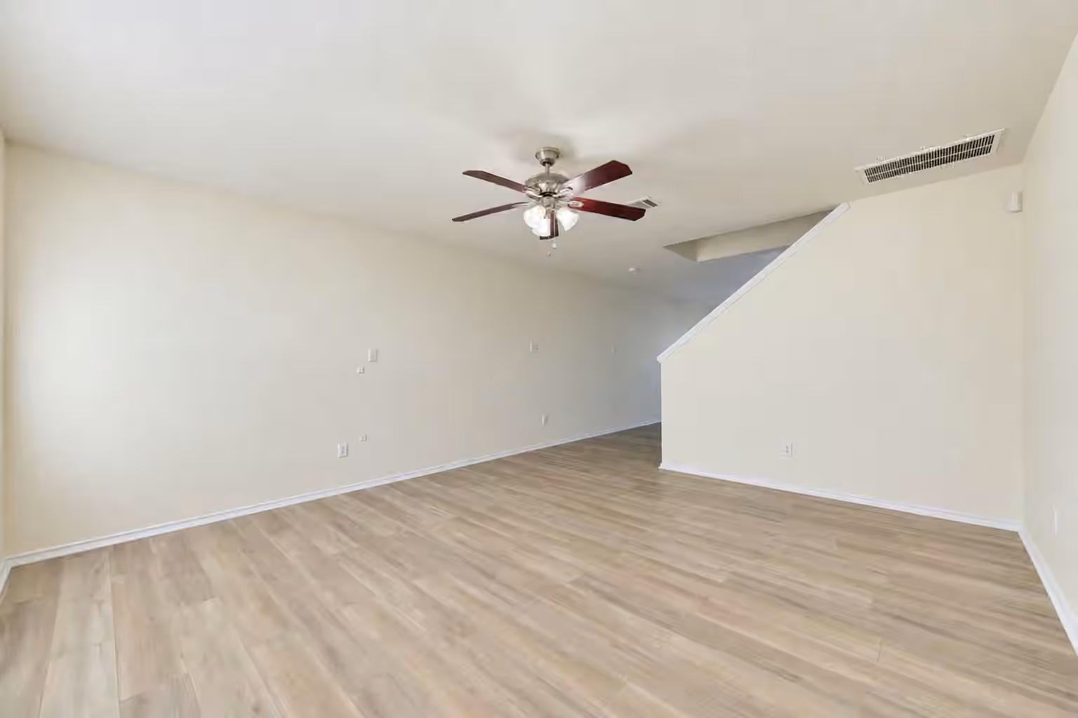 Photo 5 of 16755 N Thrasher Drive, Conroe, TX
