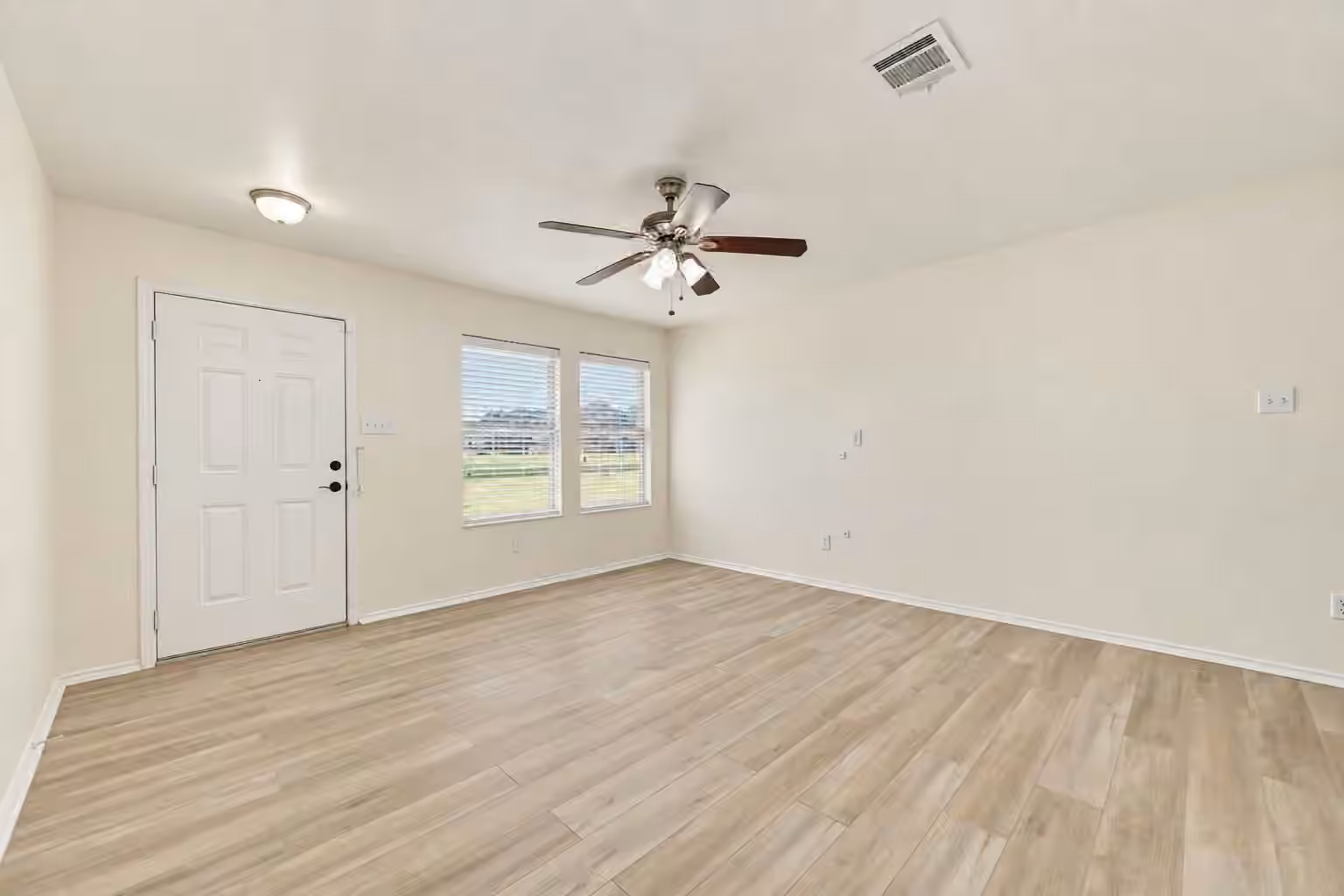 Photo 6 of 16755 N Thrasher Drive, Conroe, TX