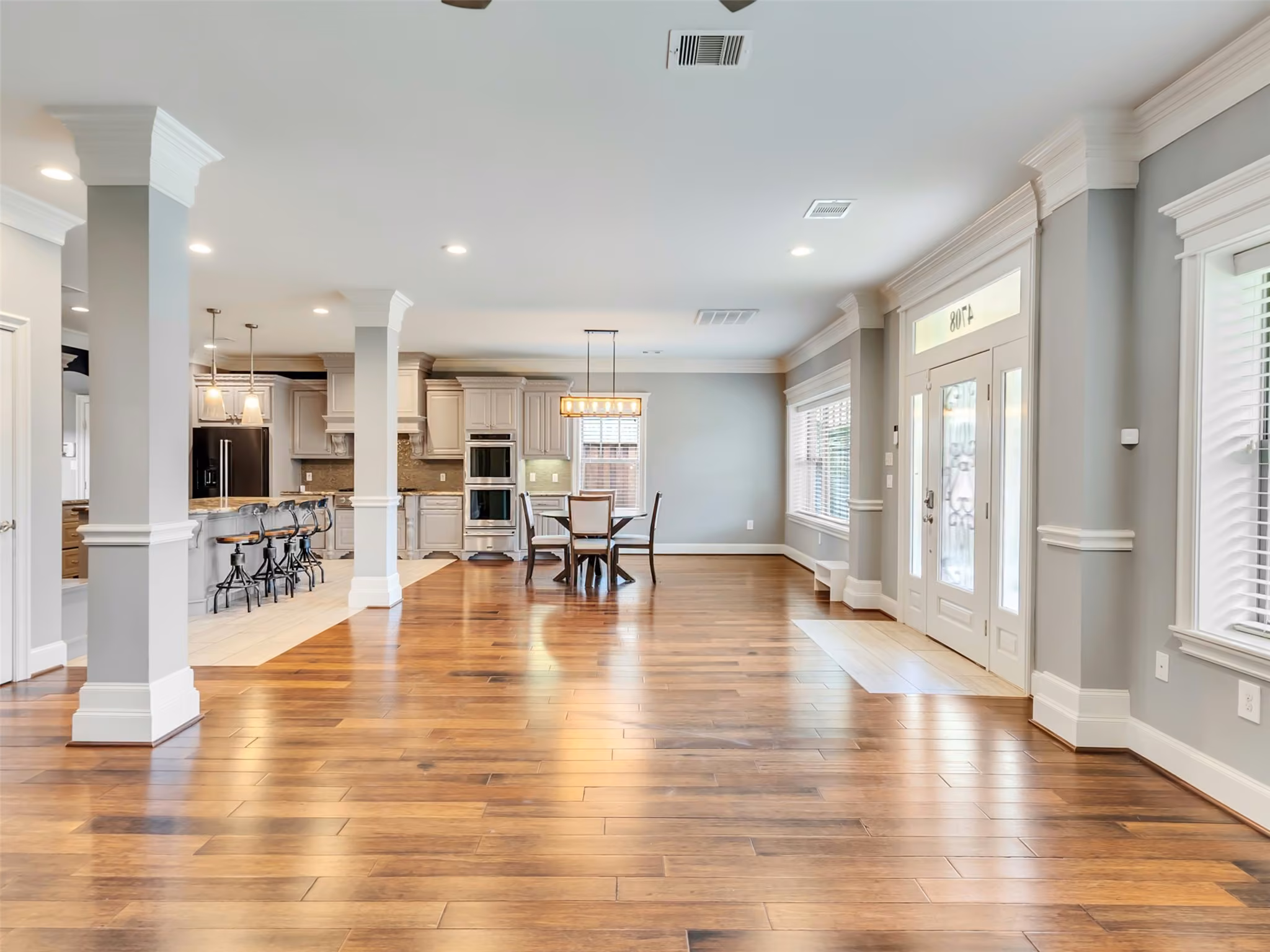 Photo 4 of 4708 McKinney Street, Houston, TX