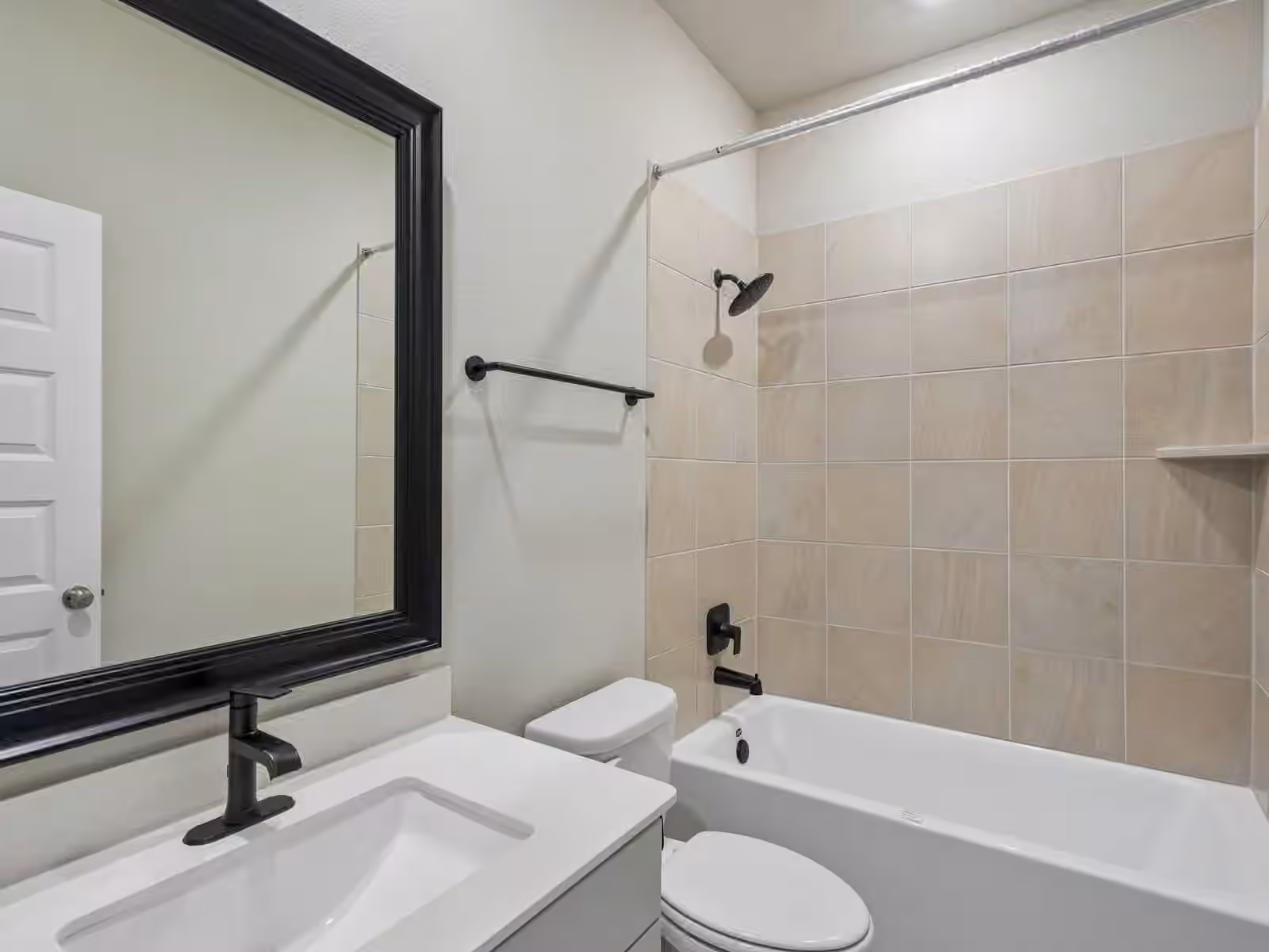 Photo 7 of 5233 Great Oaks Drive, Pearland, TX