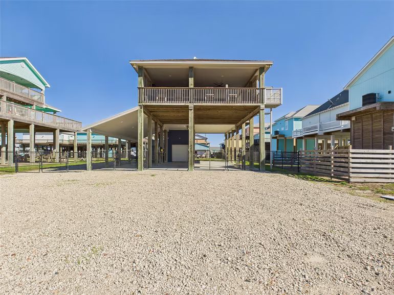 Photo of 842 Main Street, Crystal Beach, TX 77650