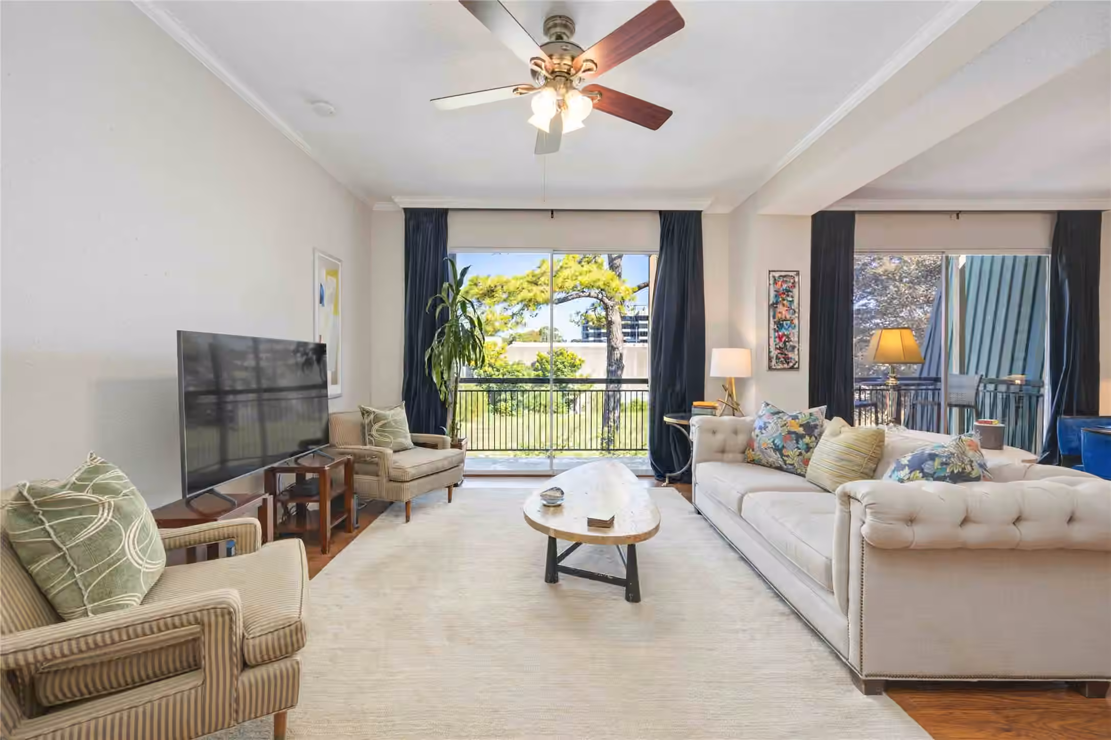 Photo 4 of 4515 Briar Hollow Place 308, Houston, TX