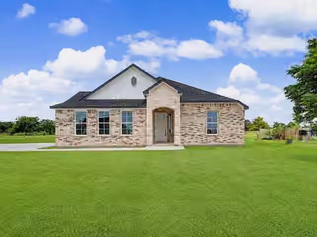 Photo 3 of 1220 Appaloosa Circle, Angleton, TX