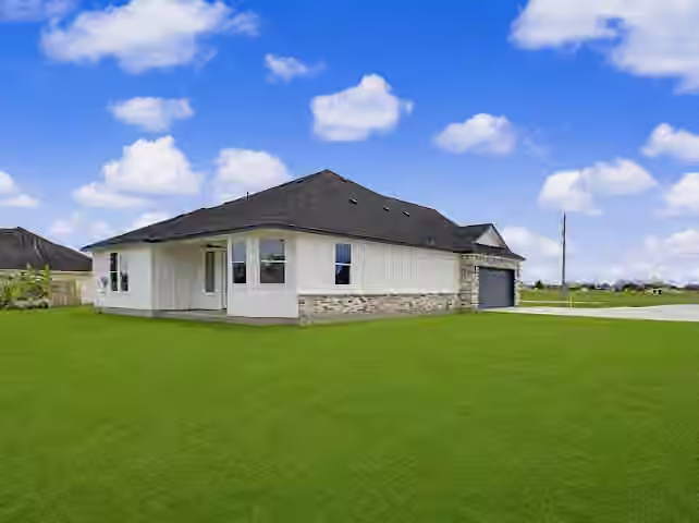 Photo 5 of 1220 Appaloosa Circle, Angleton, TX